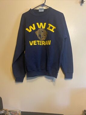 WWll Veteran Round Neck‎ men’s M navy & Gold Vintage Time Out Ruptured Duck